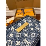 Louis Vuitton exclusive starting model: M59716